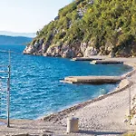 2 Bedroom Amazing In Dramalj