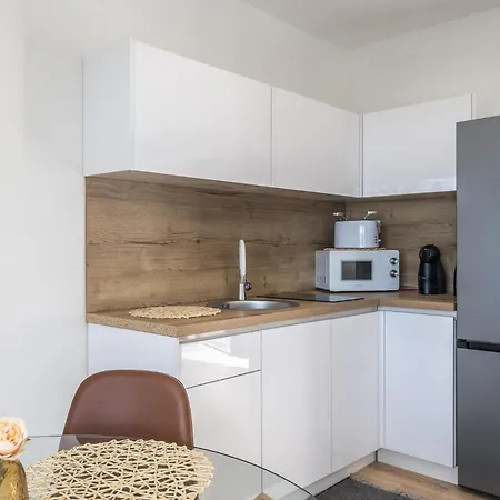 2 Bedroom Amazing In Dramalj